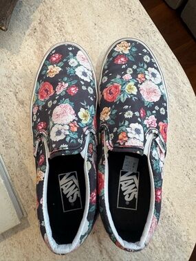 Vans special edition- floral Slip-On Sneakers - size 8